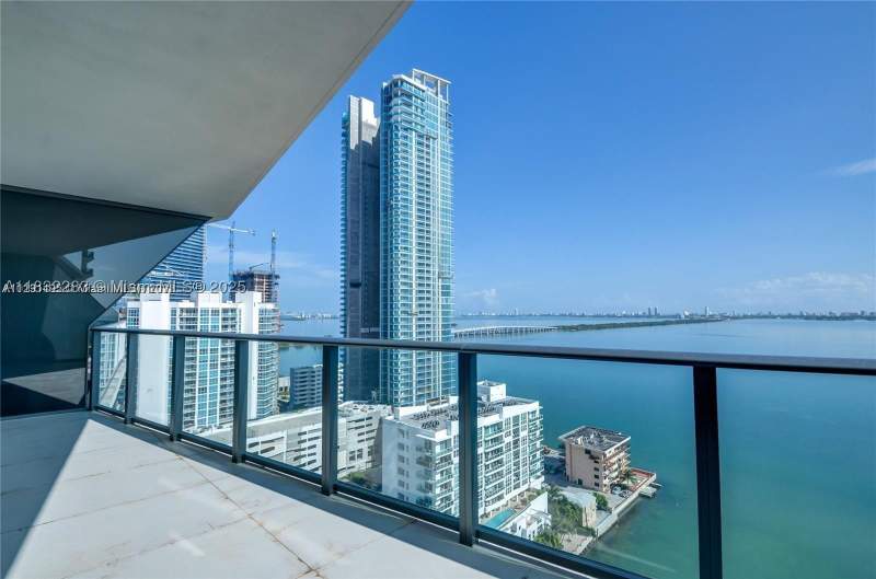 2 bedroom Condominium at 460 NE 28th St 2106, Icon Bay Condo, Miami — photo 2