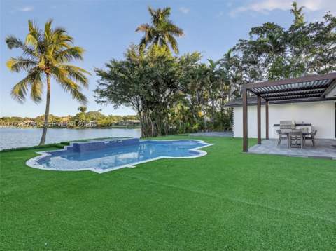 7101 E Troon Cir, Miami Lakes FL - photo 7 of 42