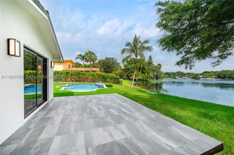 7101 E Troon Cir, Miami Lakes FL - photo 8 of 42