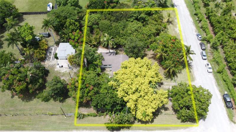 3 bedroom SingleFamilyResidence at 20350 SW 182nd Ave, Redland, Miami — photo 2
