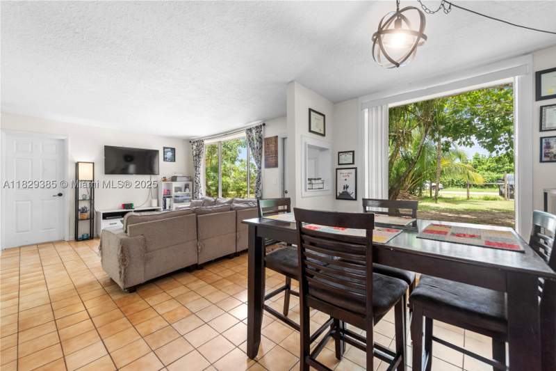 3 bedroom SingleFamilyResidence at 20350 SW 182nd Ave, Redland, Miami — photo 4