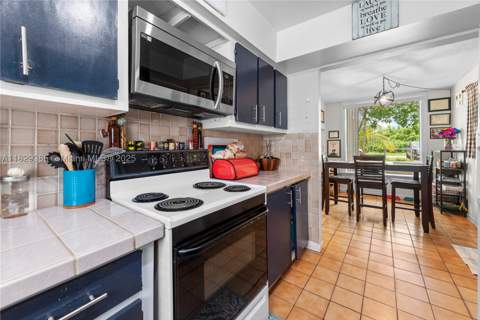 20350 SW 182nd Ave, Miami FL - photo 6 of 27