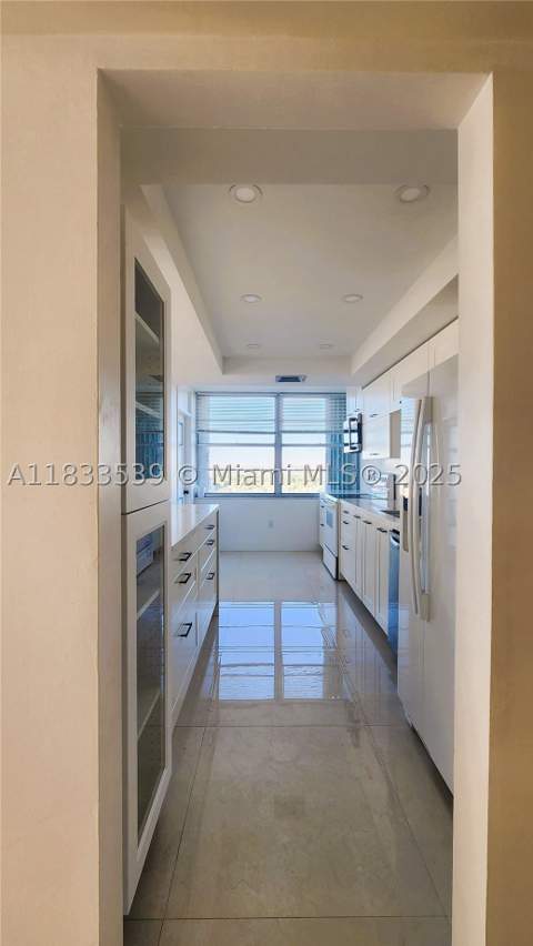 18051 Biscayne Blvd 1705, Aventura FL - photo 10 of 37