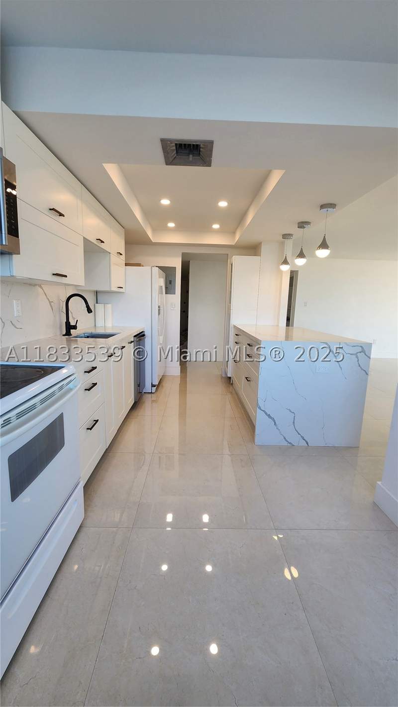 2 bedroom Condominium at 18051 Biscayne Blvd 1705, Del Prado Marina, Aventura — photo 2