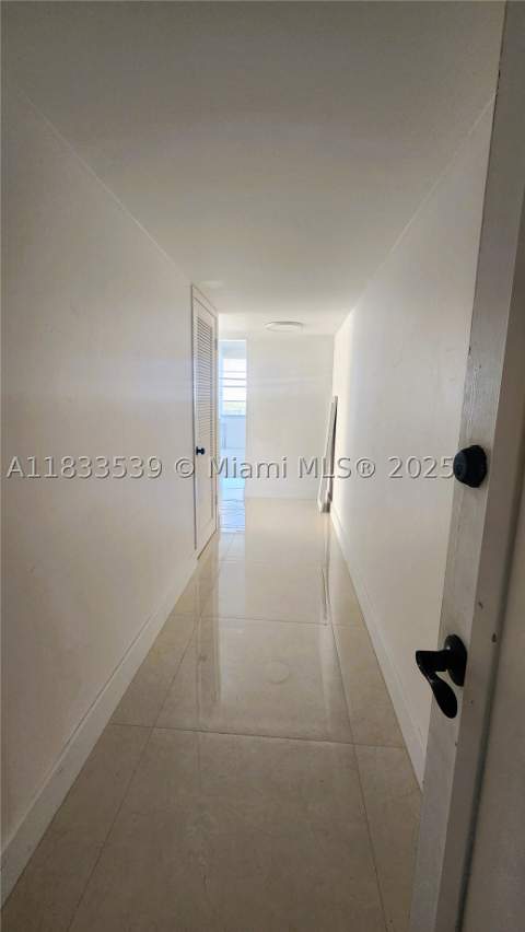 18051 Biscayne Blvd 1705, Aventura FL - photo 9 of 37