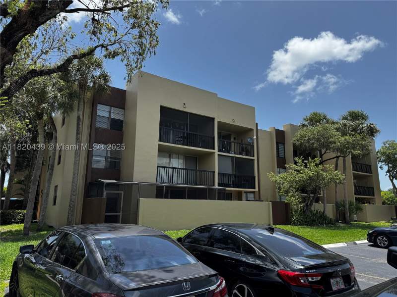 2 bedroom Condominium at 10875 SW 112th Ave 206, Gardens Of Kendall So Con, Miami — photo 2
