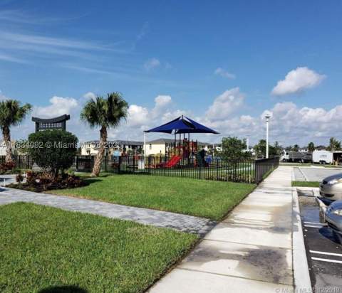 15842 NW 91 Ct 15842, Miami Lakes FL - photo 21 of 32