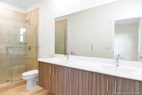 15842 NW 91 Ct 15842, Miami Lakes FL - photo 7 of 32
