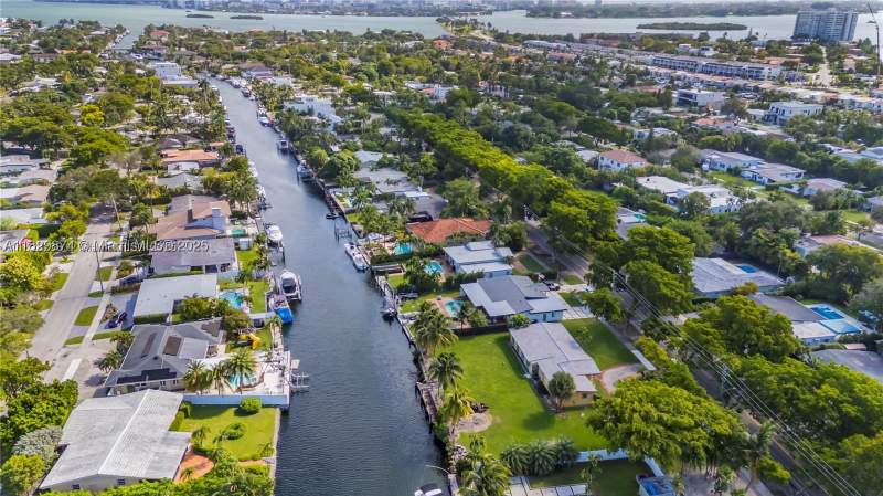3 bedroom SingleFamilyResidence at 1865 Keystone Bl, Keystone Point, North Miami — photo 2