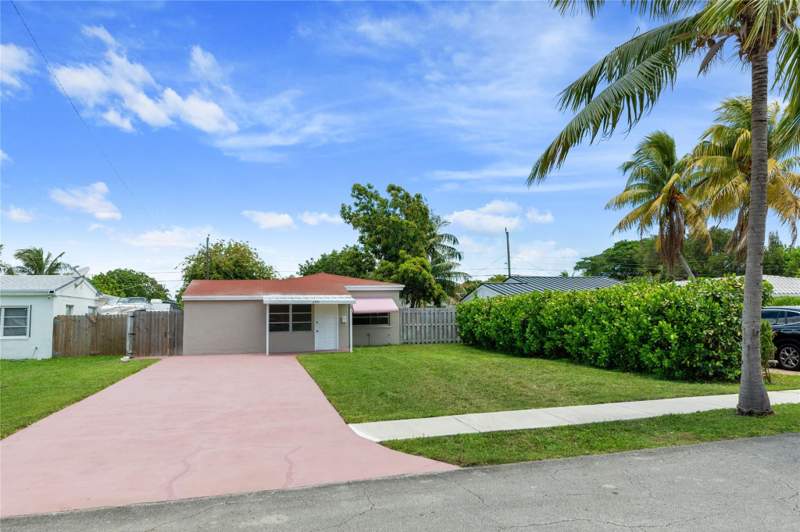 3 bedroom SingleFamilyResidence at 2071 NE 180th Street, Fulford By Sec K, North Miami Beach — photo 2