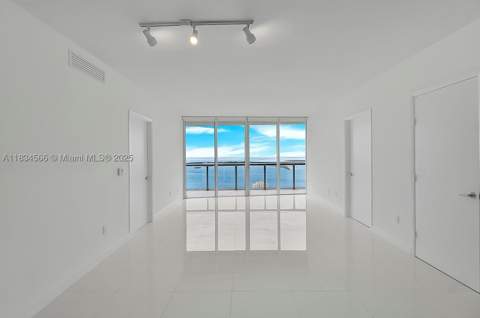 465 Brickell Ave 4505, Miami FL - photo 8 of 40