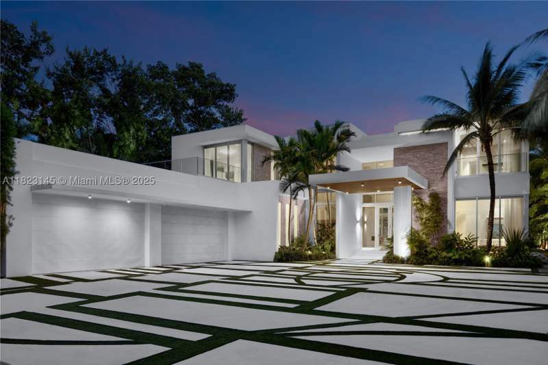 9 bedroom SingleFamilyResidence at 30 Palm Ave, Palm Island, Miami Beach — photo 3