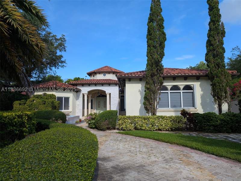4 bedroom SingleFamilyResidence at 13400 SW 83rd Ave, Pinecrest Oaks, Pinecrest — photo 3