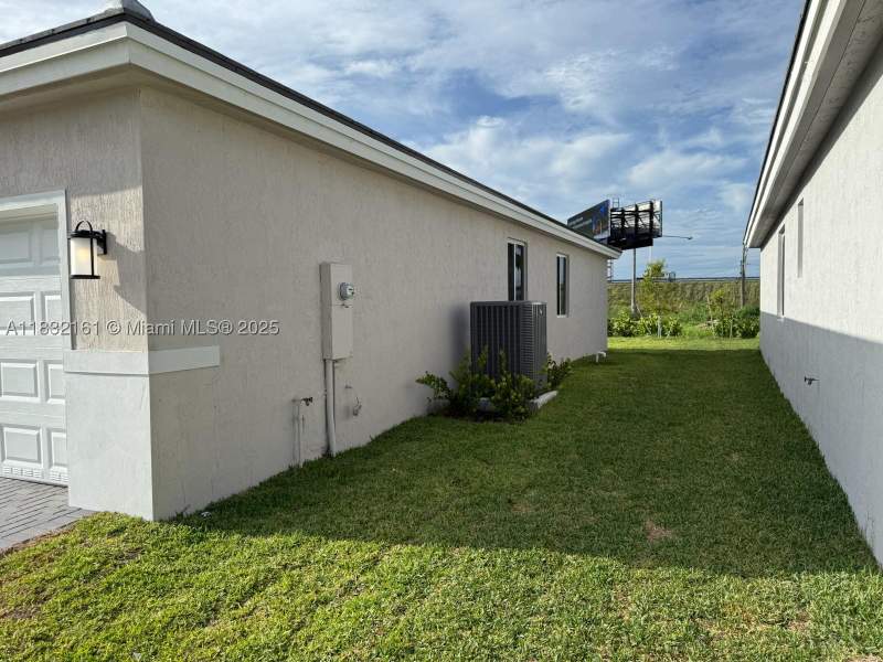 4 bedroom SingleFamilyResidence at 1828 NE 1st St, Miami Land And Developmen, Homestead — photo 2