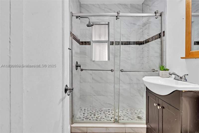 4 bedroom SingleFamilyResidence at 12840 NW 22nd Ave, Golf Estates, Miami — photo 5