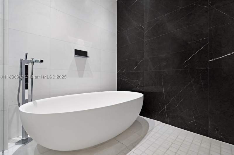 3 bedroom Condominium at 300 Biscayne Blvd way 4707, Aston Martin Residences, Miami — photo 4