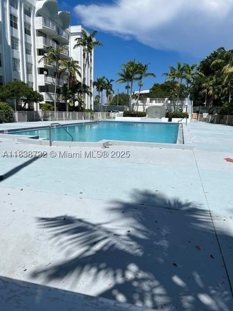 498 NW 165th St Rd D-407, Miami FL - photo 12 of 17