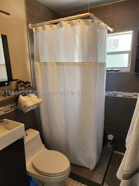 3521 E 8th Ave, Hialeah FL - photo 19 of 67