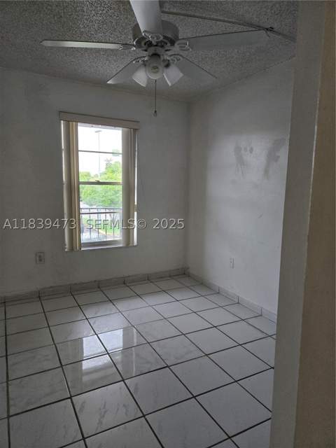 5755 W 20 Ave 206, Hialeah FL - photo 10 of 23