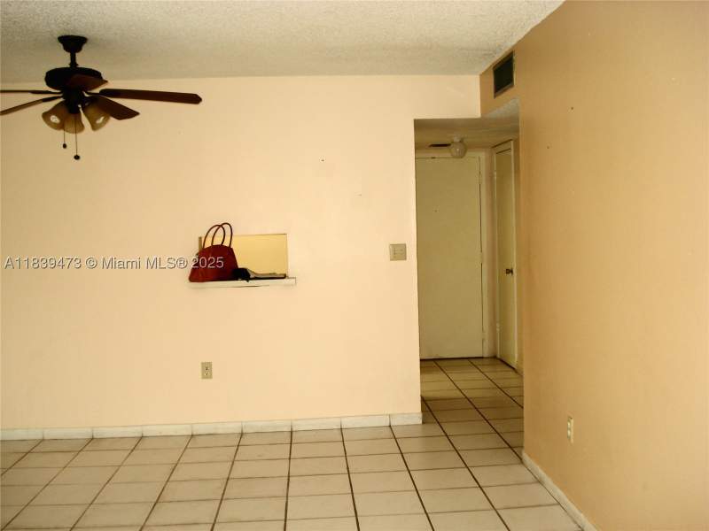 2 bedroom Condominium at 5755 W 20 Ave 206, Westland Gardens, Hialeah — photo 4