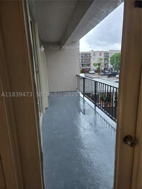 5755 W 20 Ave 206, Hialeah FL - photo 8 of 23