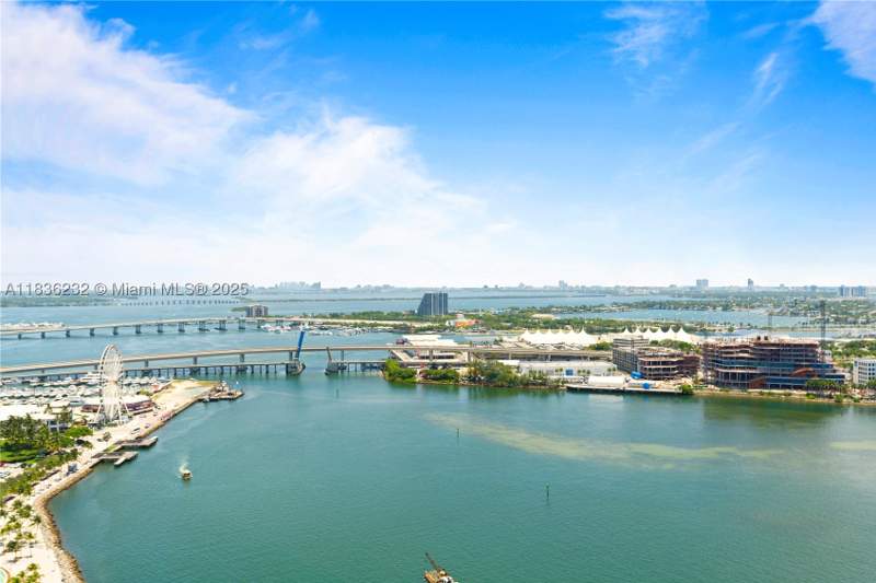 1 bedroom Condominium at 335 S Biscayne Blvd 3410, One Miami East Condo, Miami — photo 2