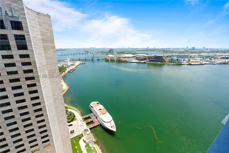 1 bedroom Condominium at 335 S Biscayne Blvd 3410, One Miami East Condo, Miami — photo 4