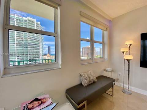 19900 E Country Club Dr 1220, Aventura FL - photo 10 of 24
