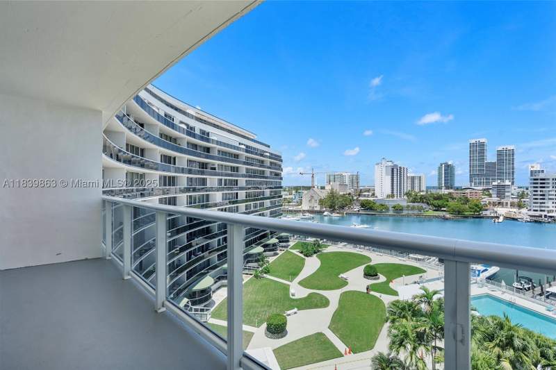 0 bedroom Condominium at 900 Bay Dr 718+Dock Slip available, King Cole Condo, Miami Beach — photo 3