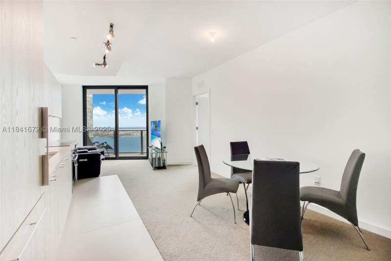 1 bedroom Condominium at 501 NE 31st St 3607, Paraiso Bayviews Condo, Miami — photo 2