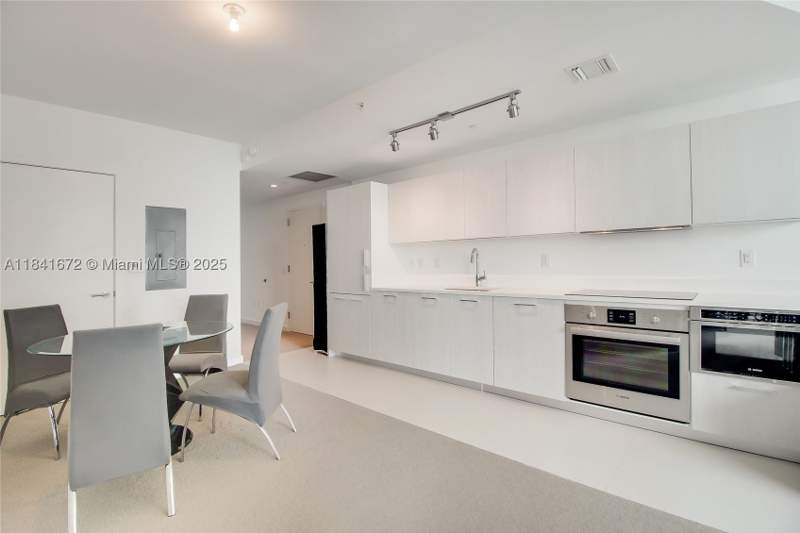 1 bedroom Condominium at 501 NE 31st St 3607, Paraiso Bayviews Condo, Miami — photo 4