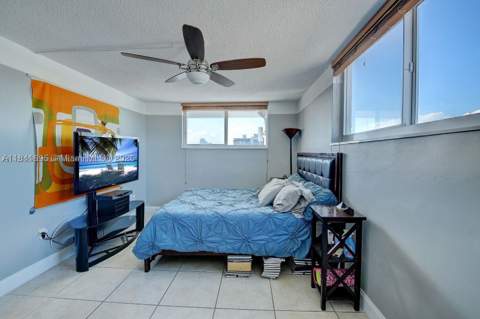 1045 10th St 907, Miami Beach FL - photo 12 of 22