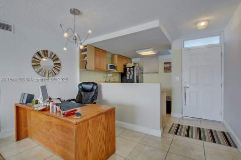 1045 10th St 907, Miami Beach FL - photo 7 of 22