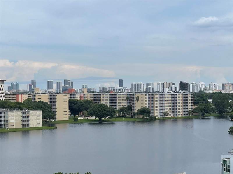 2 bedroom Condominium at 1401 NE Miami Gardens Drive 988, Fifth Morning, Miami — photo 5