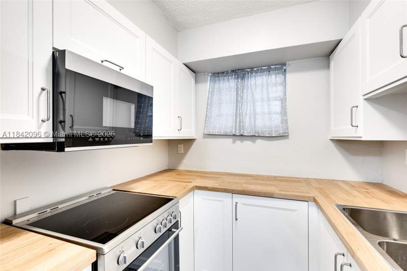 1 bedroom Condominium at 2465 SW 18th Avenue 3208, Grove Gardens Condo, Miami — photo 3