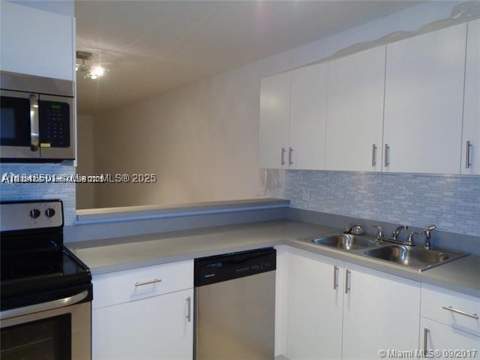 15205 NE 6th Ave D212, Miami FL - photo 14 of 22