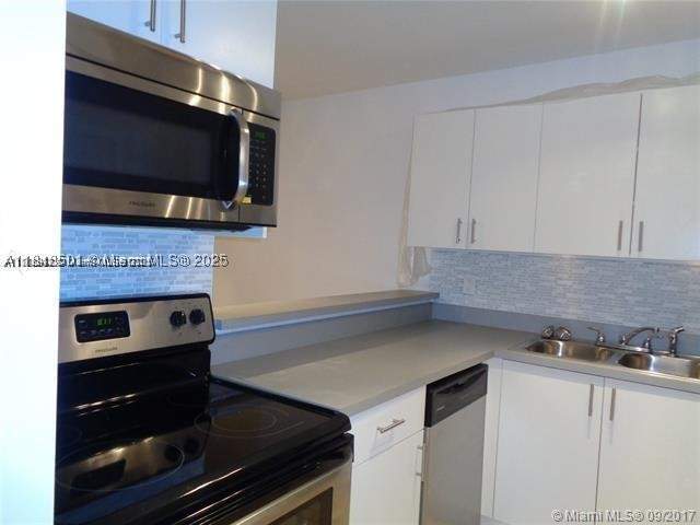 2 bedroom Condominium at 15205 NE 6th Ave D212, Ola Condo, Miami — photo 2