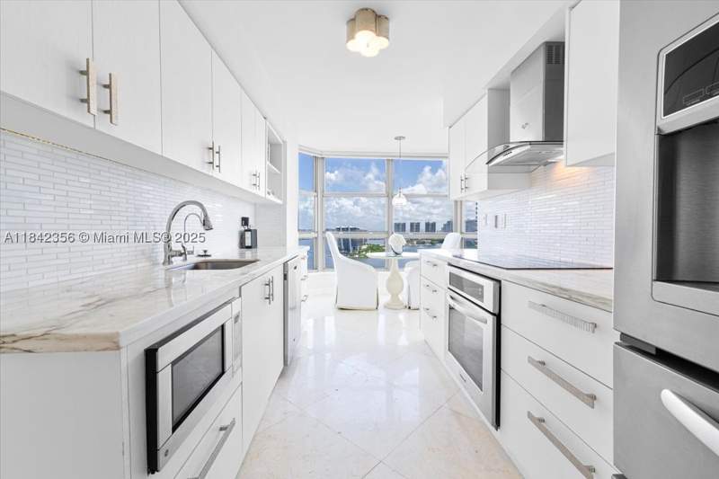 3 bedroom Condominium at 3500 Mystic Pointe Dr 2101, Mystic Pointe Tower 400 C, Aventura — photo 2