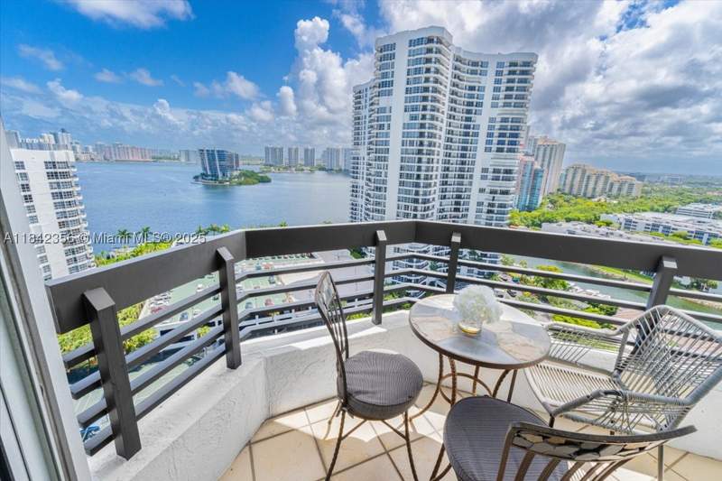 3 bedroom Condominium at 3500 Mystic Pointe Dr 2101, Mystic Pointe Tower 400 C, Aventura — photo 4