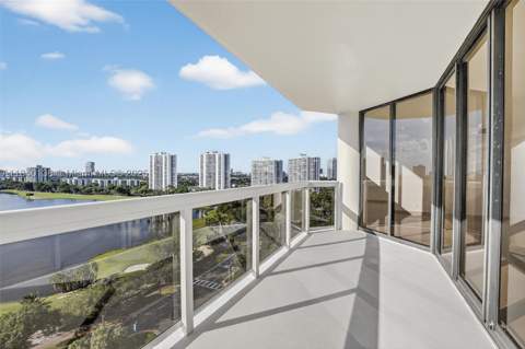 20185 E Country Club Dr 1406, Aventura FL - photo 8 of 42