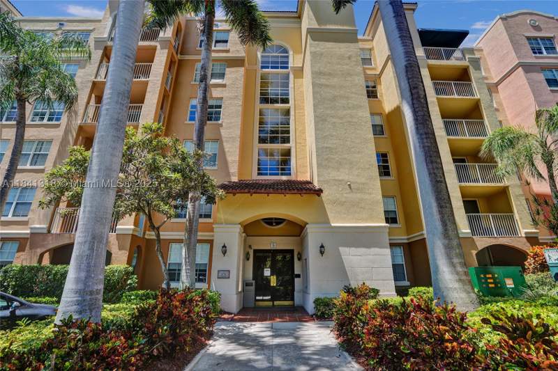 2 bedroom Condominium at 19701 E Country Club Dr 5306, The Yacht Club At Aventur, Aventura — photo 2