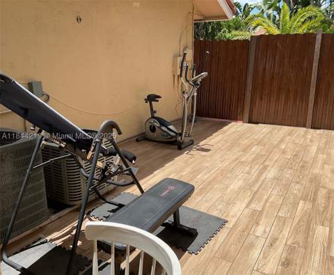 8453 NW 189 Street Rd, Hialeah FL - photo 19 of 24