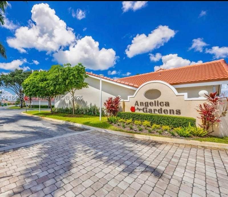 2 bedroom SingleFamilyResidence at 8453 NW 189 Street Rd, Angelica Gardens At Lakes, Hialeah — photo 4