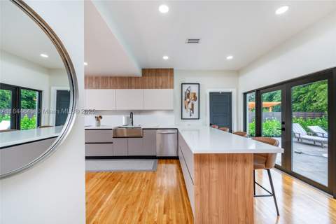 117 S Royal Poinciana Blvd, Miami Springs FL - photo 10 of 52