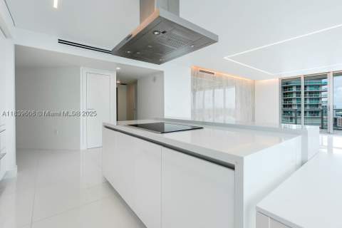 300 Sunny Isles Blvd 4-1808, Sunny Isles Beach FL - photo 7 of 46