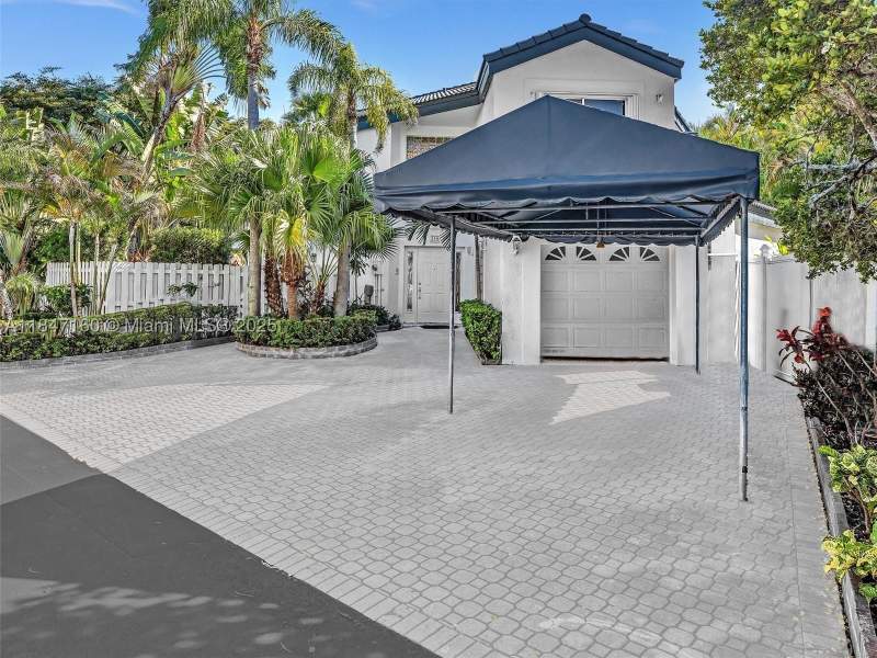 3 bedroom SingleFamilyResidence at 250 NE 212th St, San Simeon Homes, Miami — photo 4
