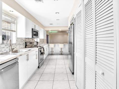 250 NE 212th St, Miami FL - photo 6 of 45