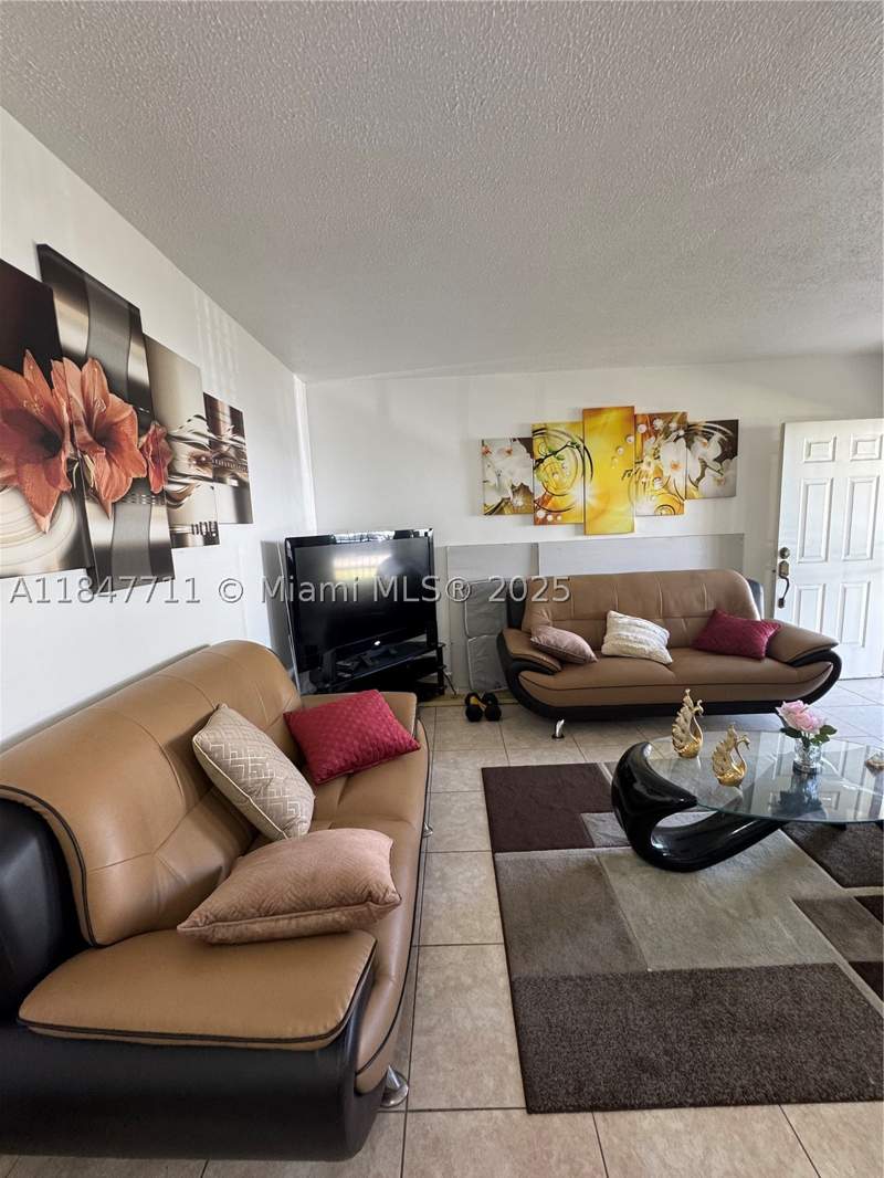 1 bedroom Condominium at 71 NW 76th St 5, Prestige Apts Inc Co-Op, Miami — photo 4