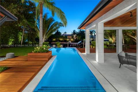 4241 Palm Ln, Miami FL - photo 13 of 99
