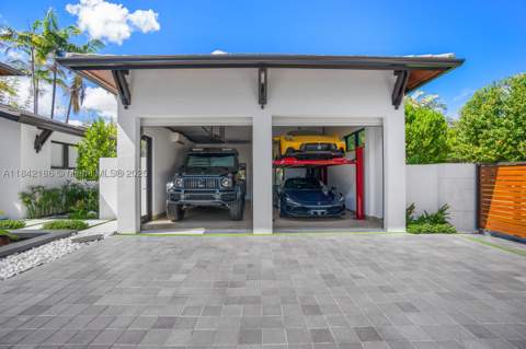 4241 Palm Ln, Miami FL - photo 23 of 99